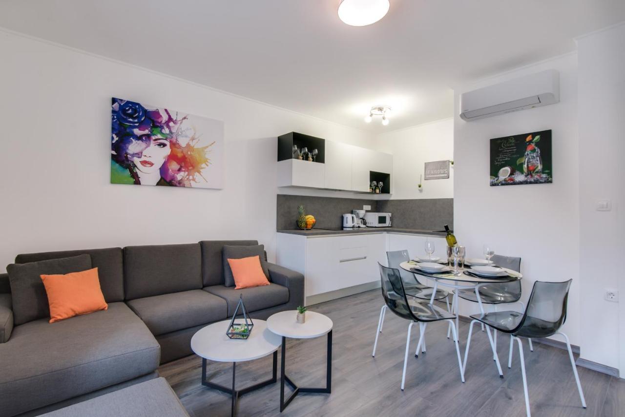 Apartments Sherri Rijeka Bagian luar foto