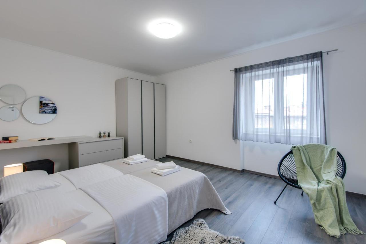 Apartments Sherri Rijeka Bagian luar foto
